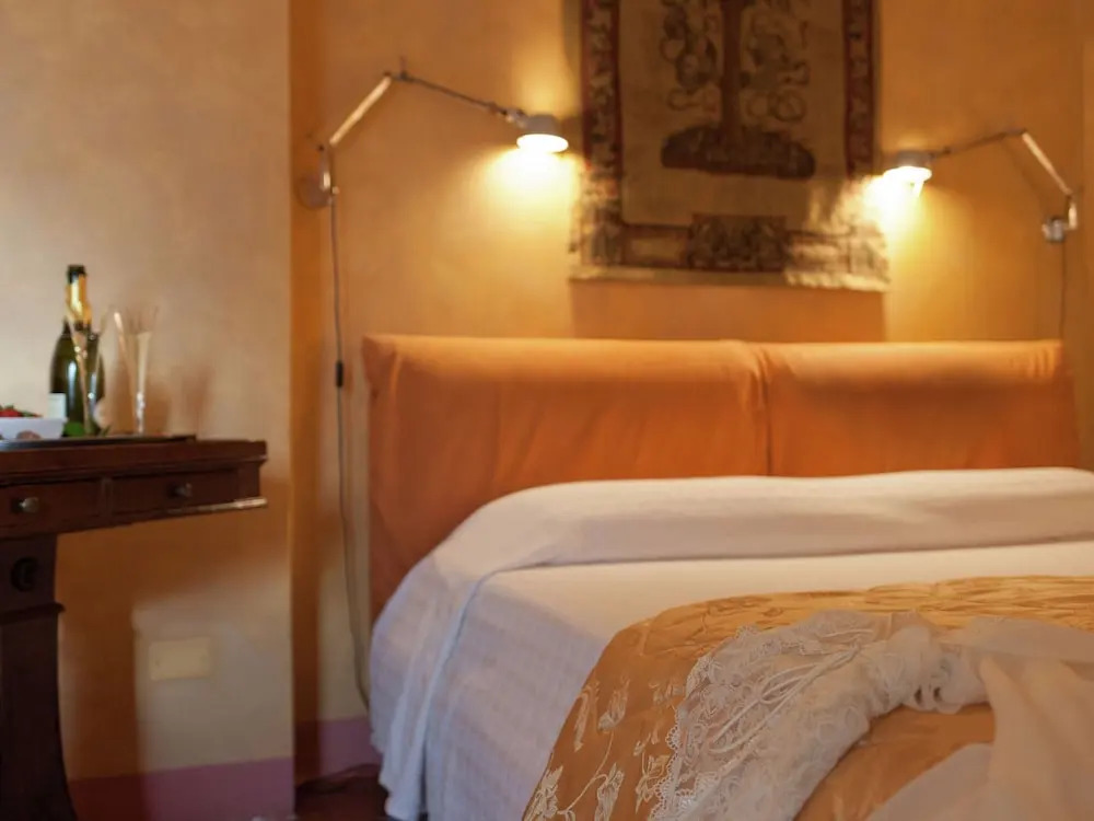 Villa in Cortona With Pool & Hill Views
