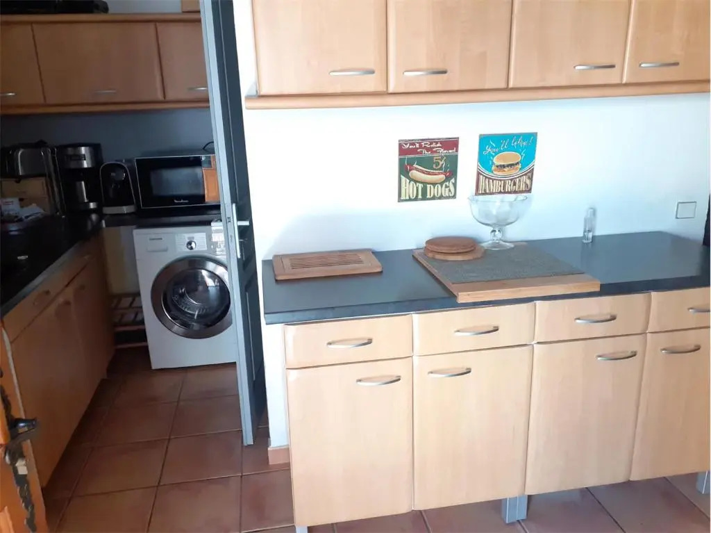 Maison au calme dans pinède, plages à 12min à pied