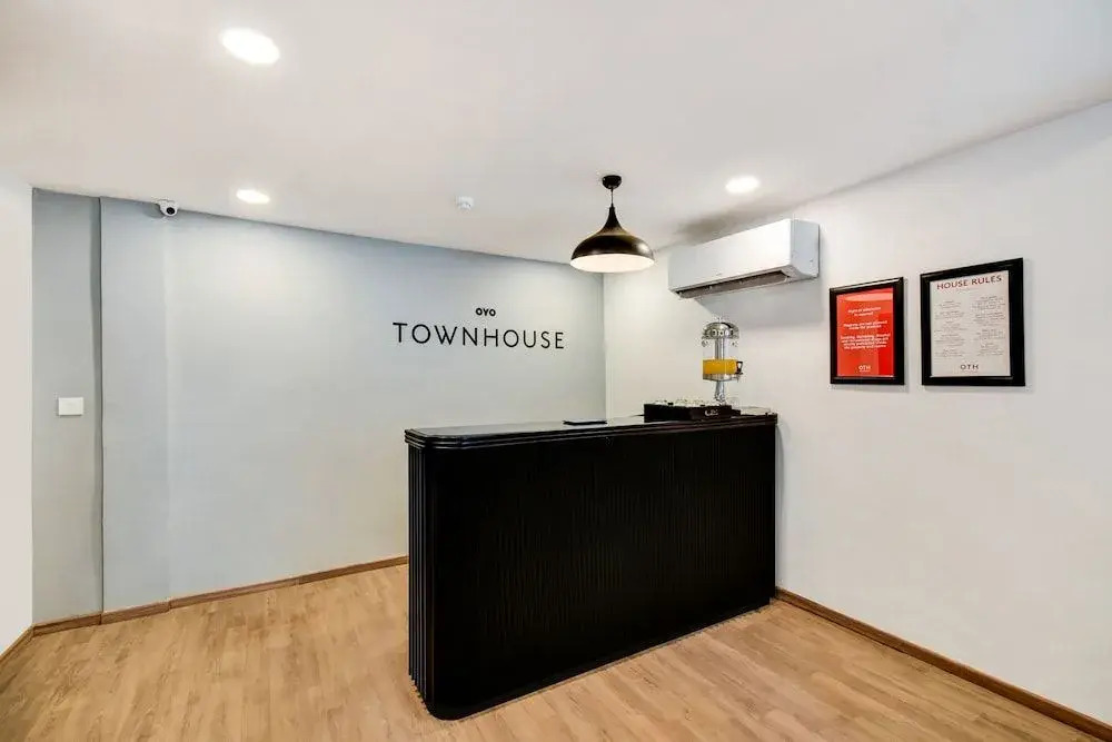 OYO Townhouse 146 Vijay Talkies