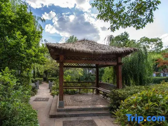 Lijiang Yunting Courtyard Homestay