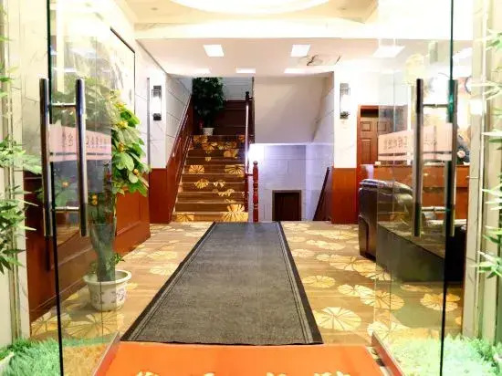 Chunlan Business Hotel