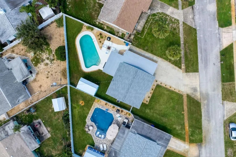 Tropical Vibes Bungalow w Pool