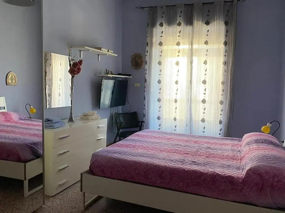 Appartamento con due stanze, bagno e cucina