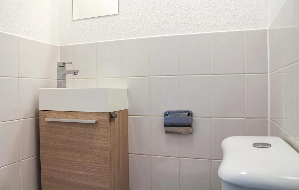 Beautiful Home In Wemeldinge With Wifi