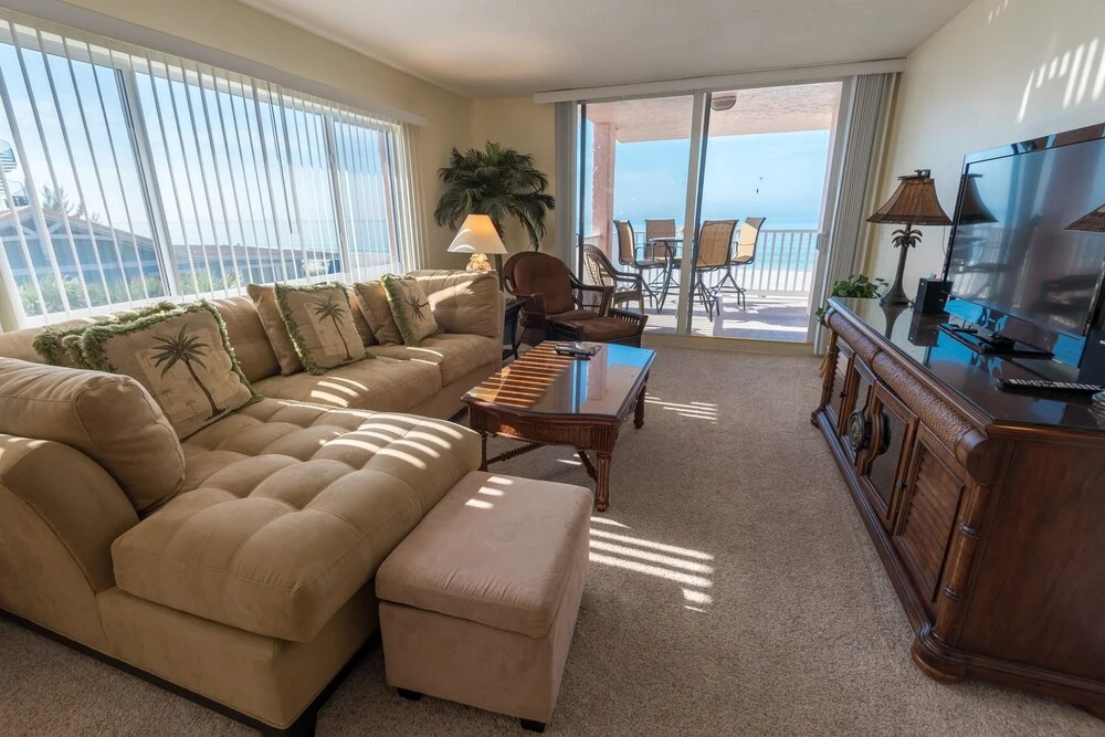 Anna Maria Island Club 20