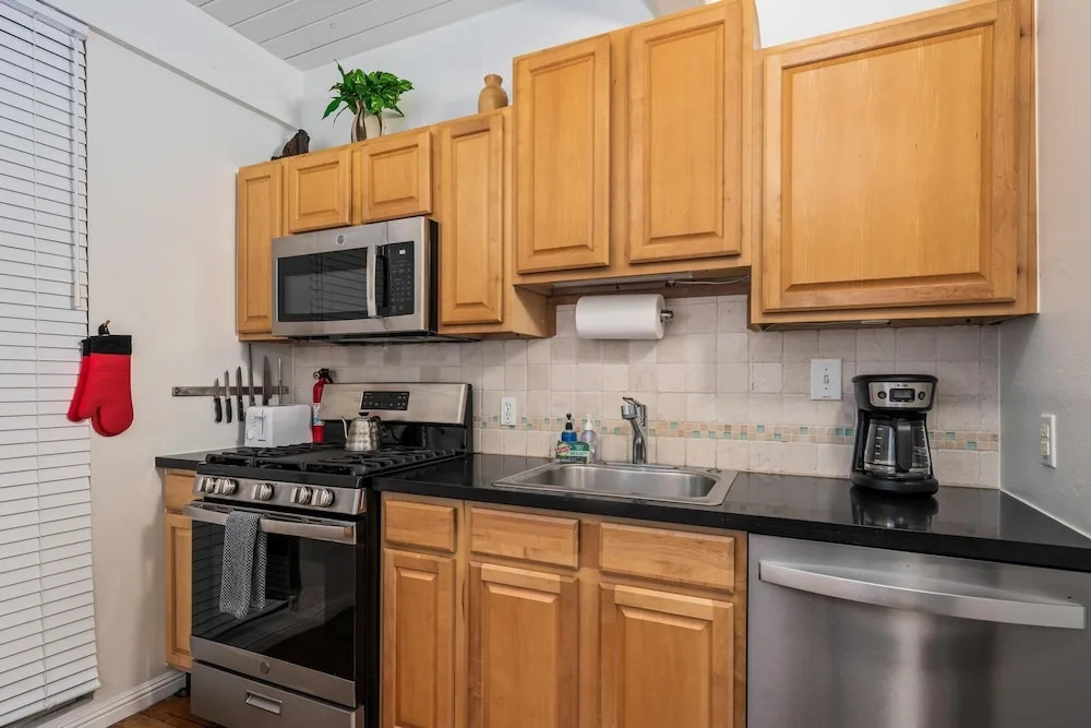 Big Island Kona Mansions 110c 1 Bedroom Condo