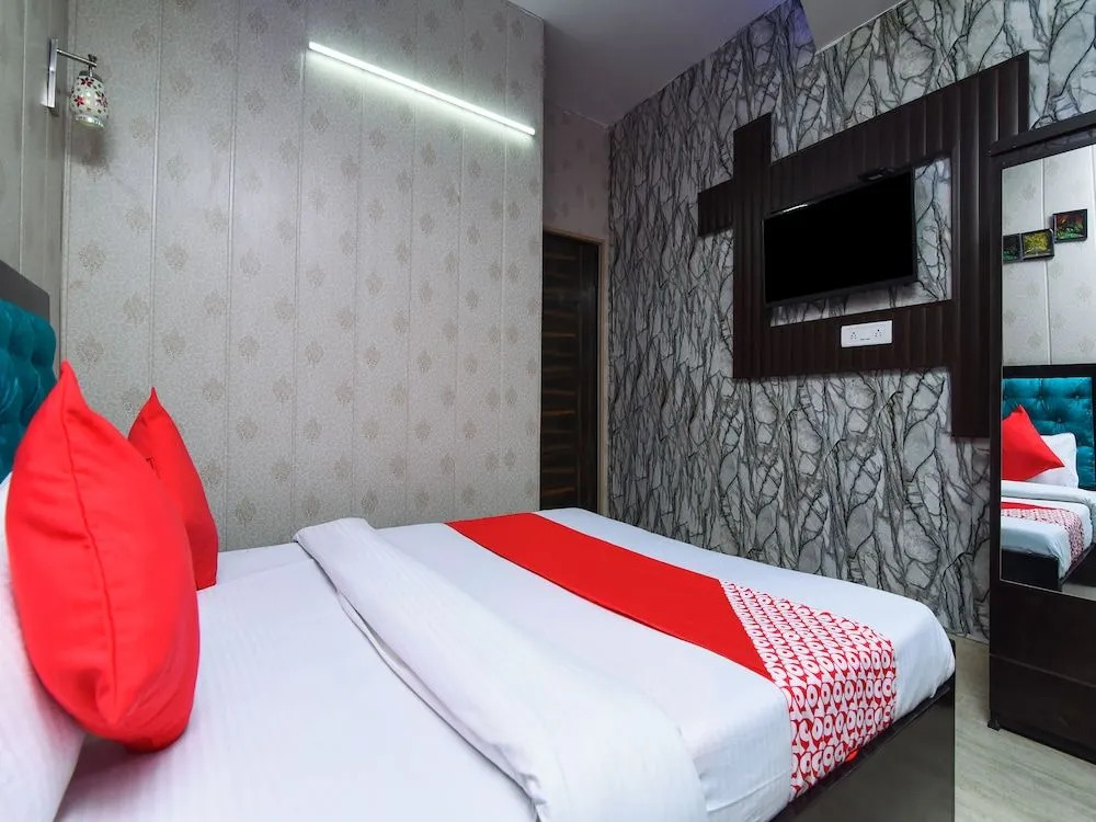 OYO 22691 Royale Park Inn