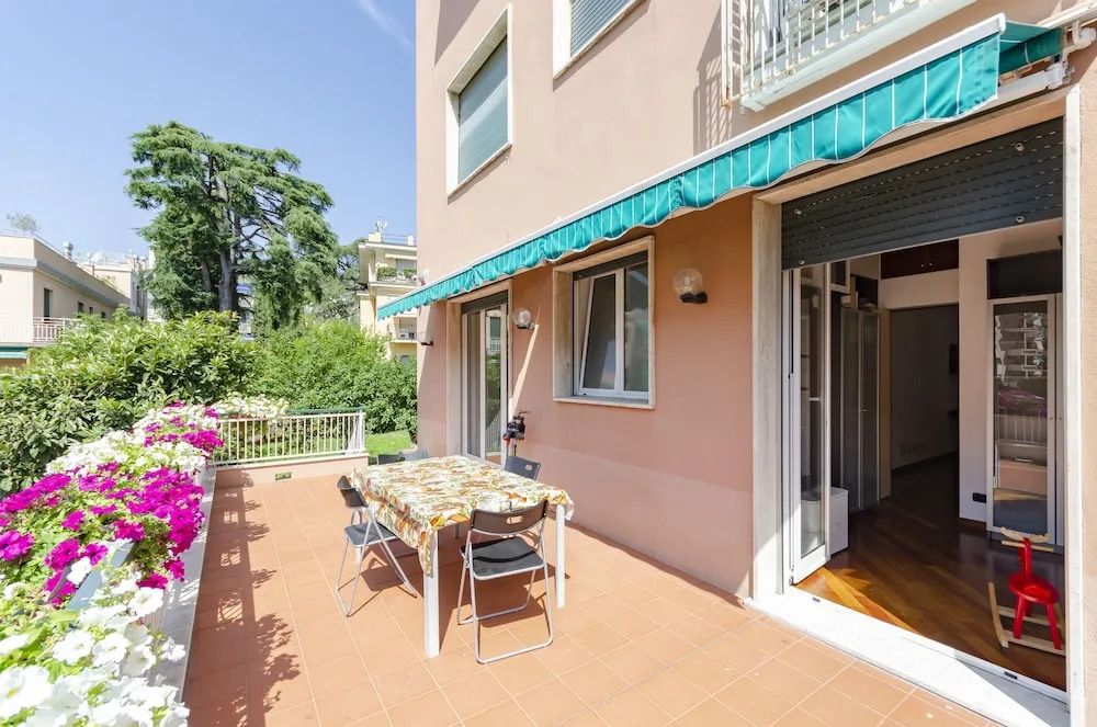 JOIVY Stylish Flat W/Terrace