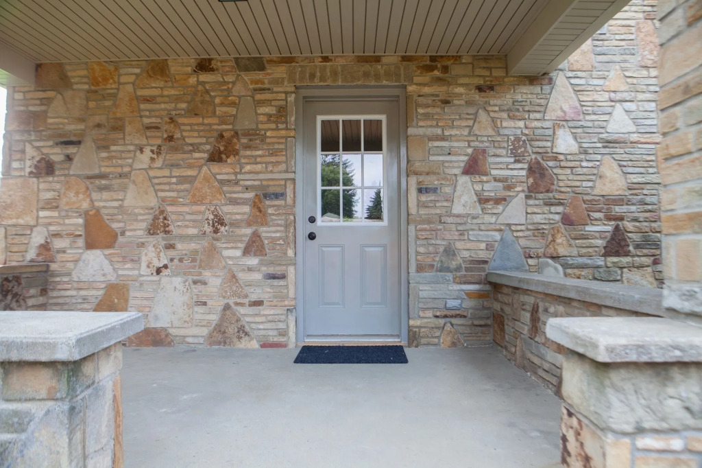 Log Cabin Lodge & Suites