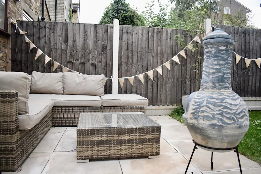 2 Bedroom House in Bow With Garden