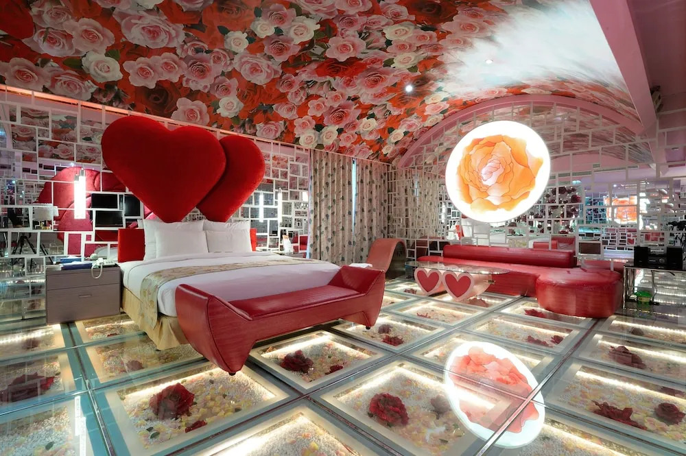 Eden Exoticism Planet Hotel