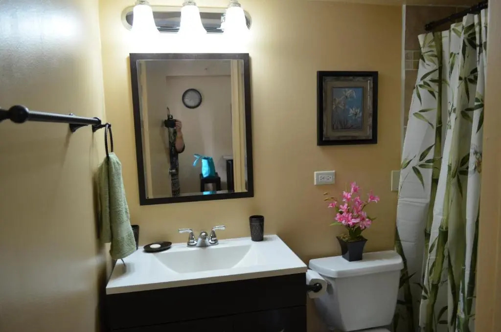 Waikiki Condo Just Remodeled Kuhio Village 202A