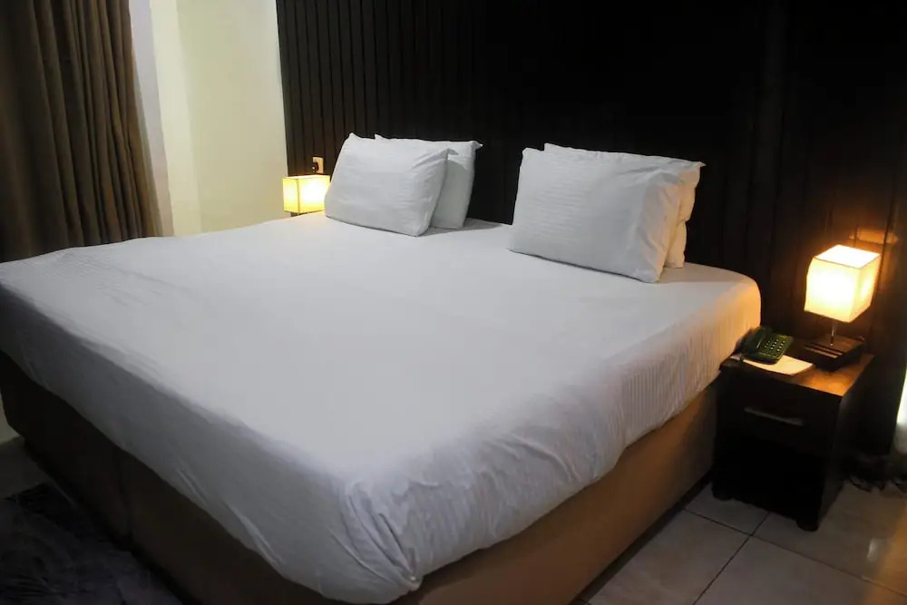 Royal Crest hotel and suite