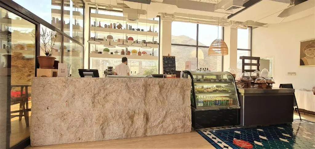 ONE Elegant Apartment in Muscat Bay 01