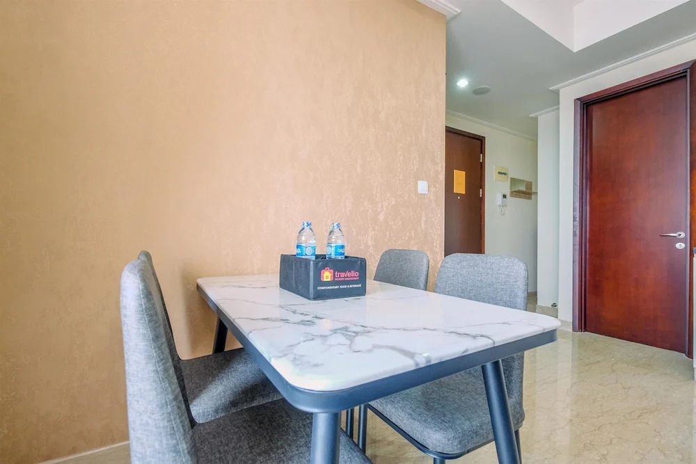 Modern Look And Comfy 2Br At Menteng Park Apartment