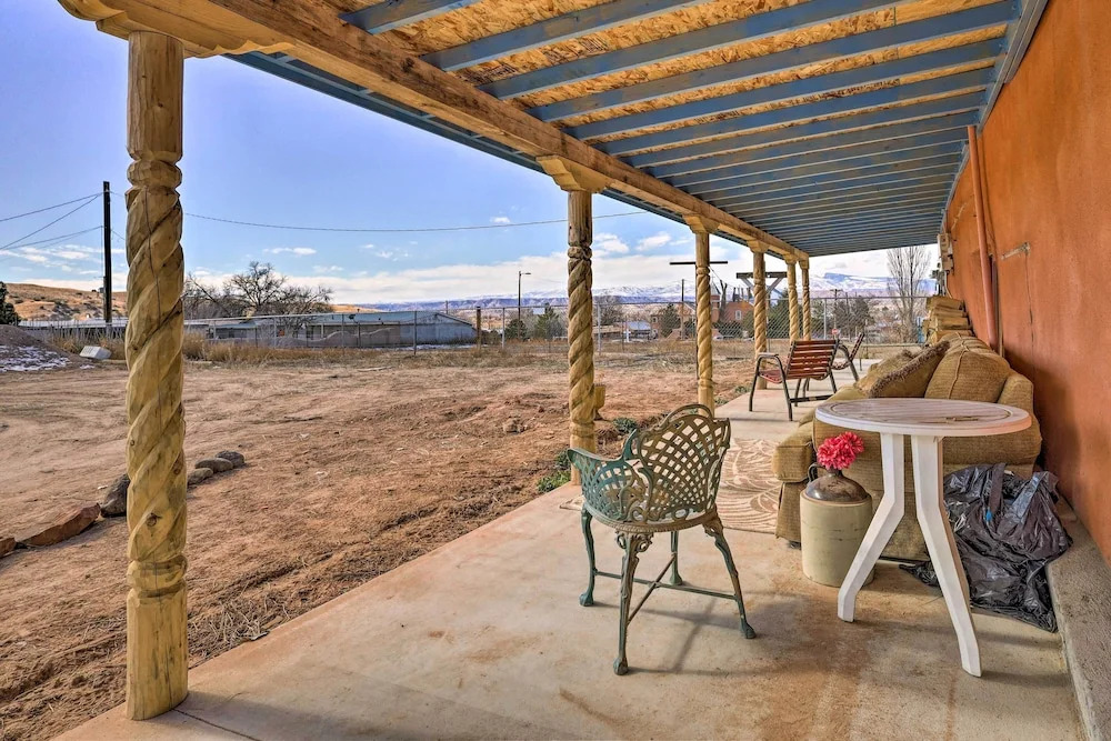 Santa Cruz Home w/ Mountain Views