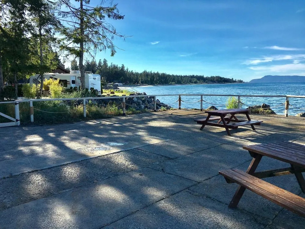 Lighthouse Motel