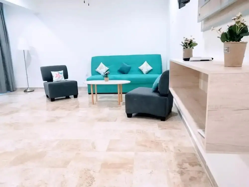 5a Coral Suites