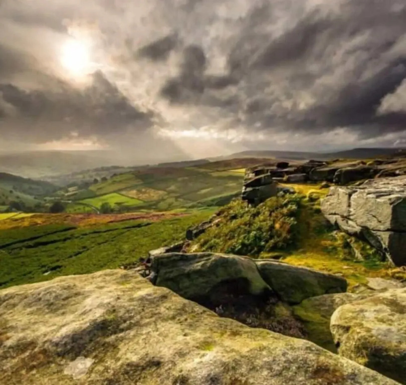 In the Posh Suburb Enjoy the Peak District Views