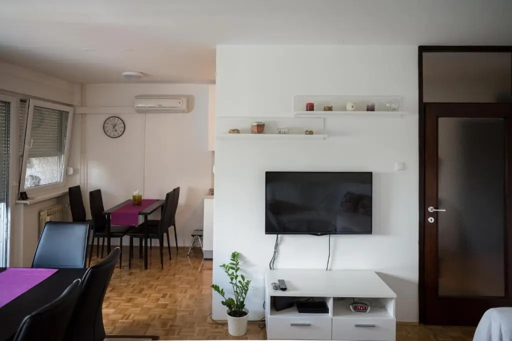 Apartment Dawn