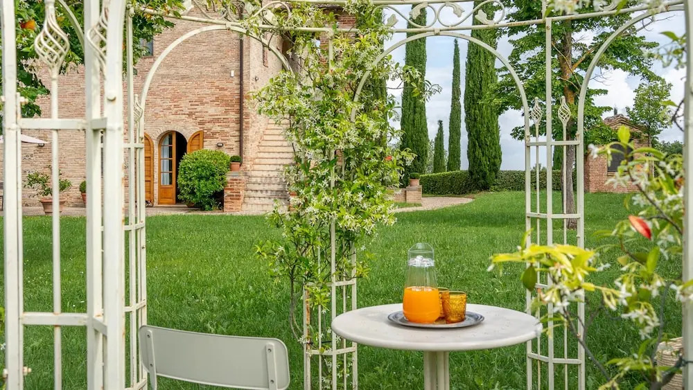IL POGGIO ALLE TRESE 14, Emma Villas