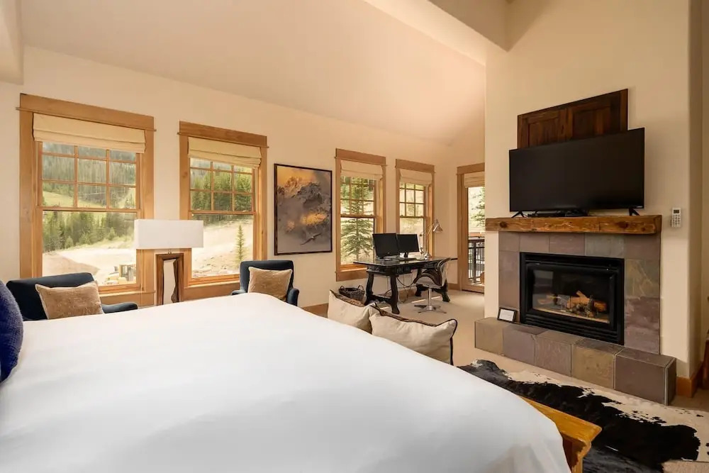Saddle Ridge D3 3 Bedroom Condo by Moonlight Basin Lodging