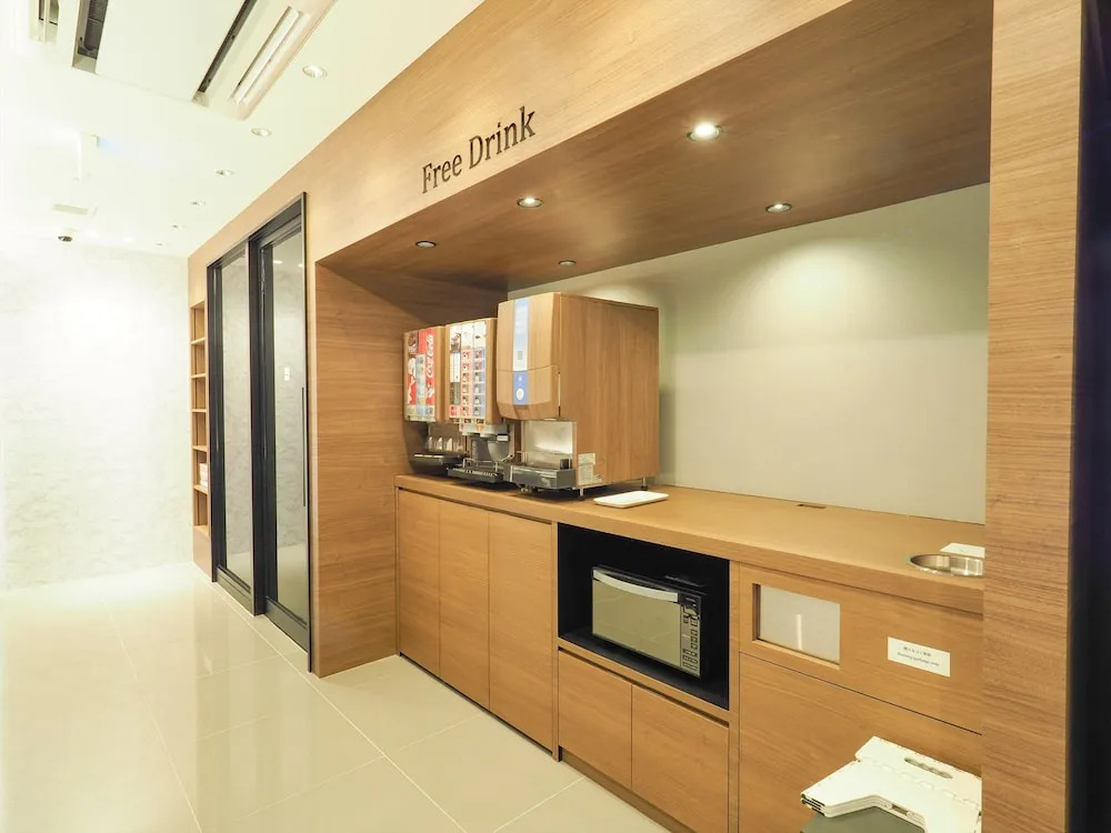 Leo Yu Capsule Hotel Funabashi