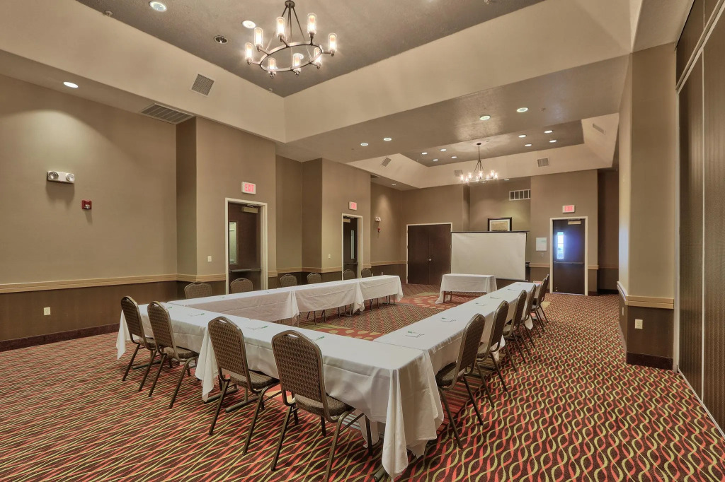 Holiday Inn & Suites Albuquerque Airport by IHG