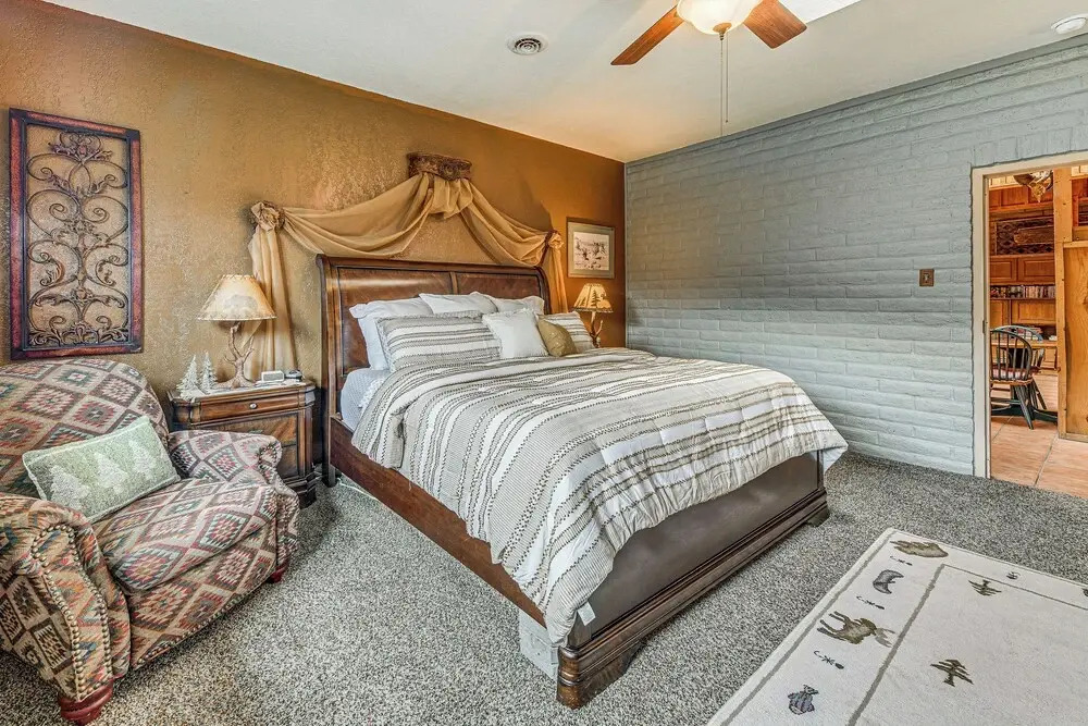 Spacious Alto House on 8 Private Acres w/ Hot Tub!
