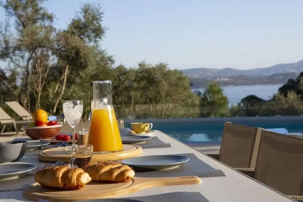 Villas Harriet - With Sea View and near the sea