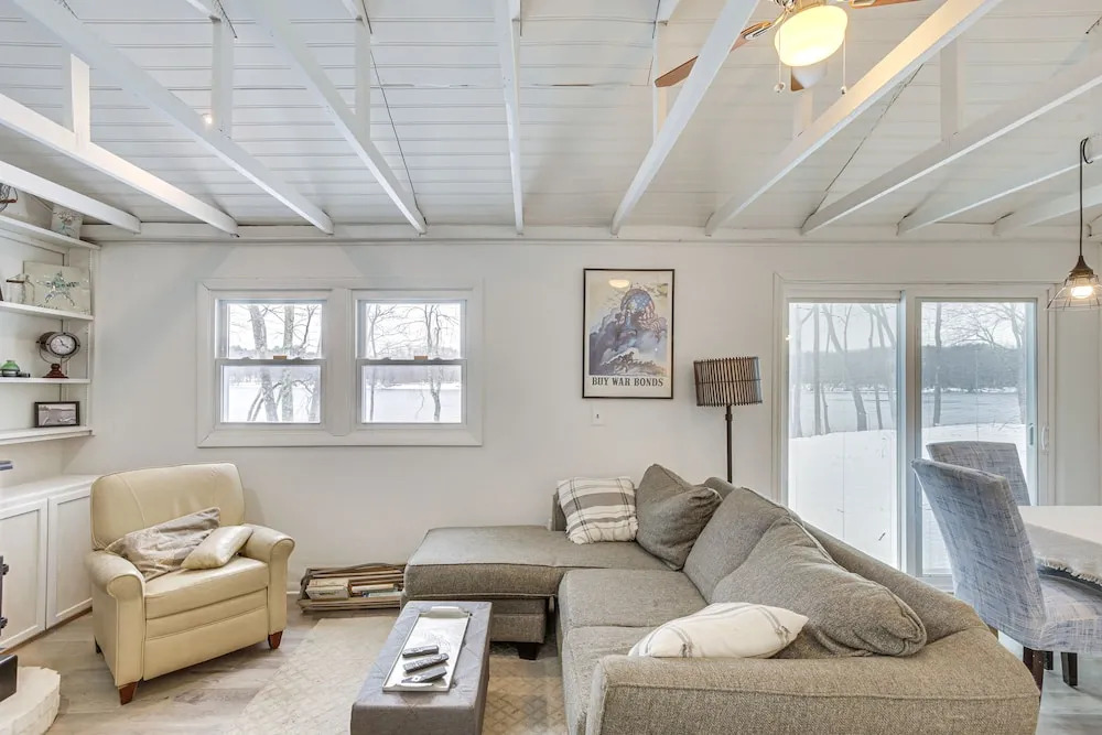Riverfront Topsham Home ~ 28 Mi to Portland!