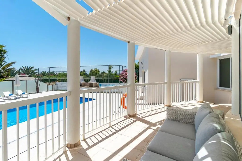 Villa Amelia by Ezoria Villas