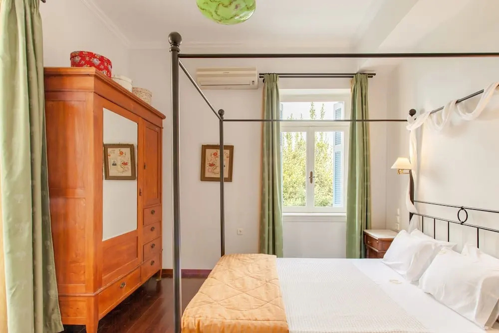 Stylish Art Deco Apartment Close To The Beach