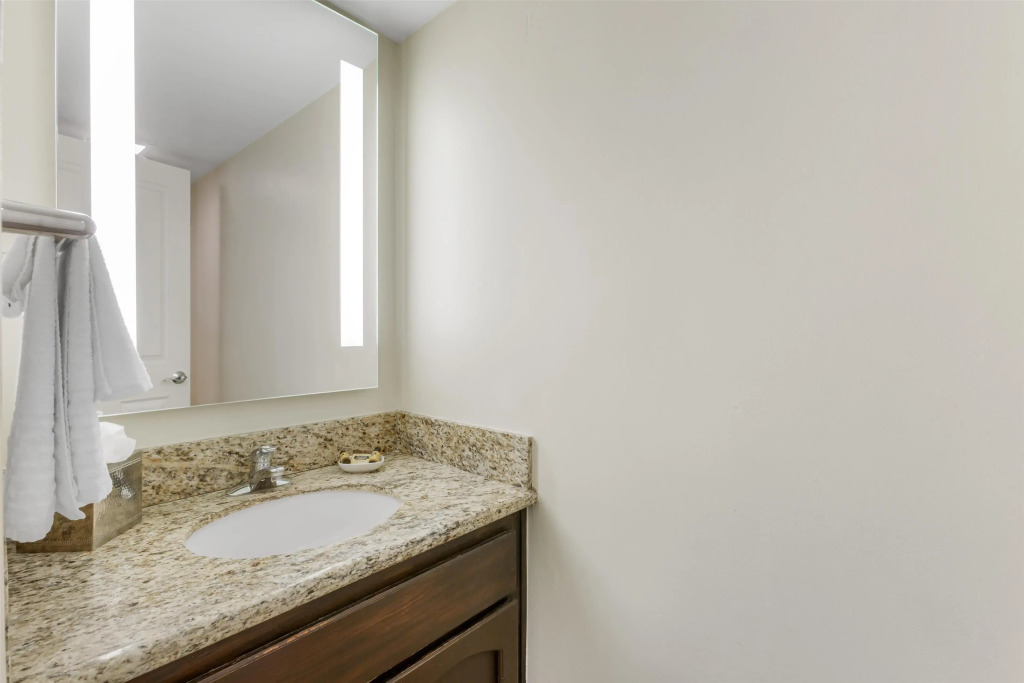 Best Western Plus Arroyo Roble Hotel & Creekside Villas