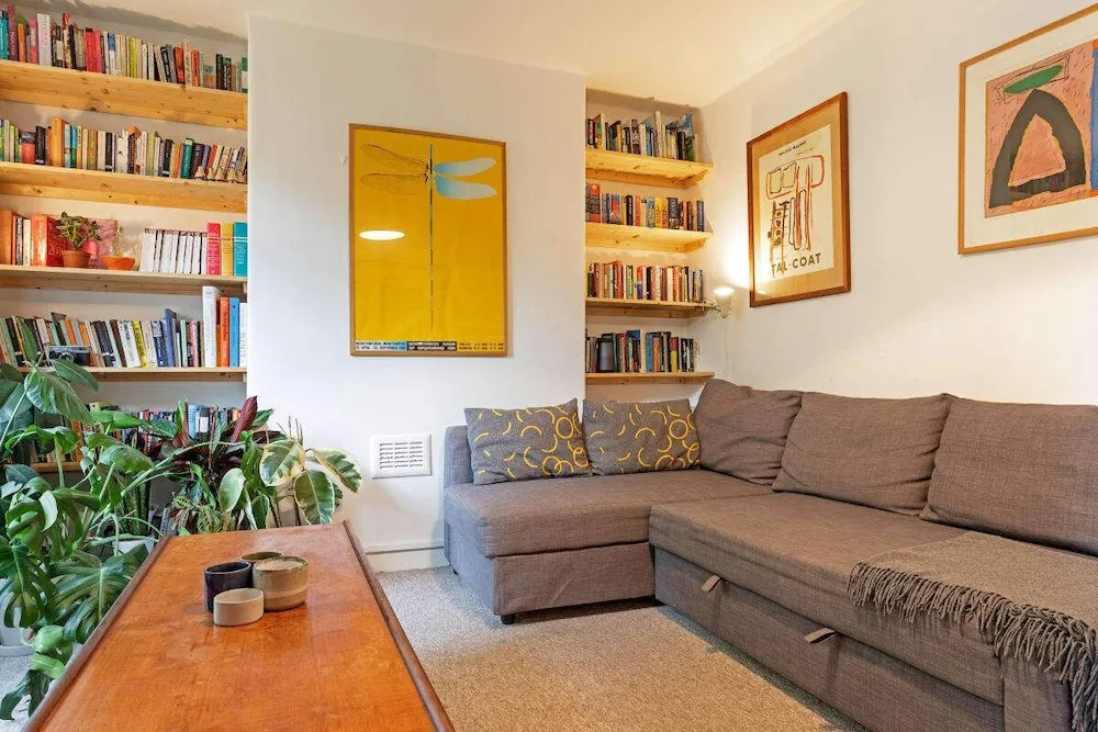 Spacious 1bed Flat W/balcony Zone 2, 5mins to Tube