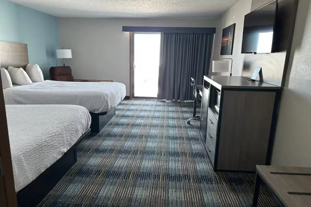 AmericInn by Wyndham Saint Ignace Lakefront