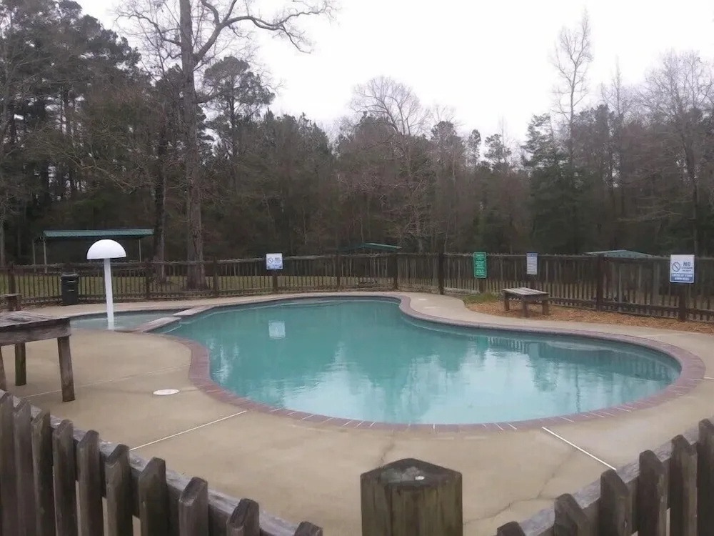 Whispering Creek Lodging & RV Resort