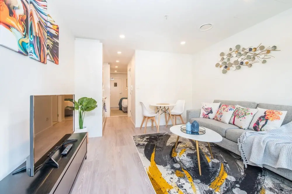 Ehome - Brand New Designed & Stunning Apartment In CBD
