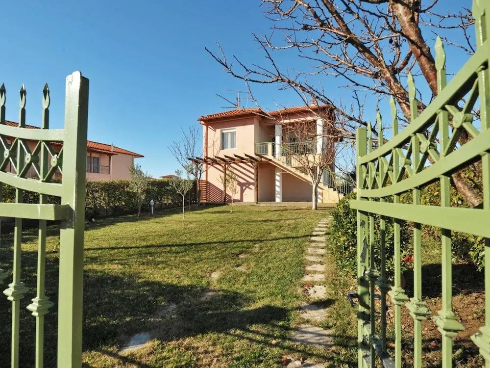 Fotinia Beach House 1st floor - Dionysiou Beac...