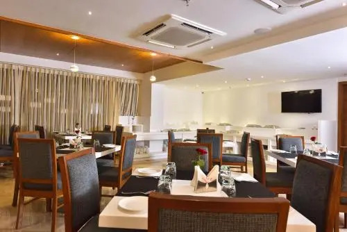 OYO 14282 Hotel Vivana