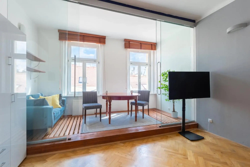 Modern apartment few steps from centre