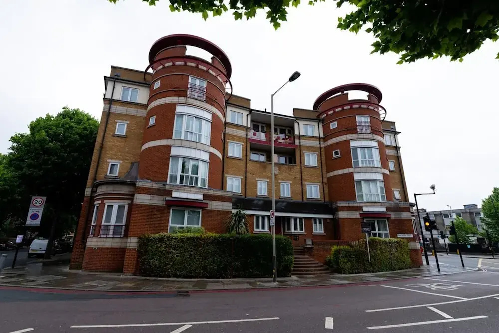 Lovely 2bed 2bath W/balcony in London Bridge, London