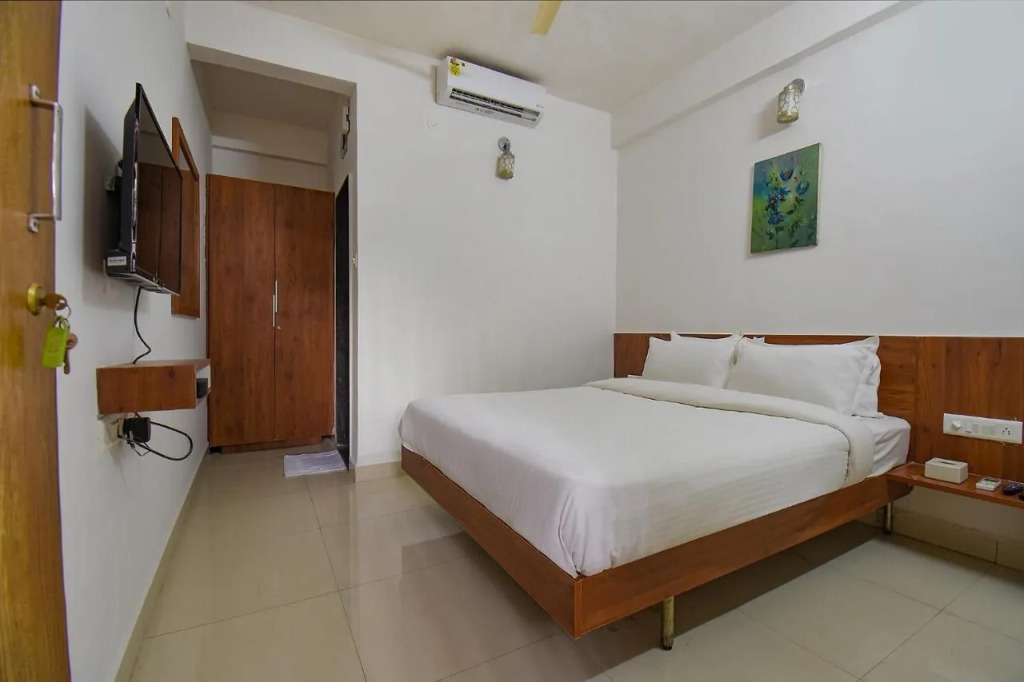 FabHotel Sky Vista Inn
