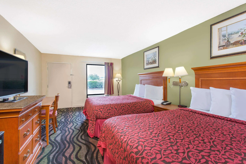 Days Inn by Wyndham Florence/I-95 North