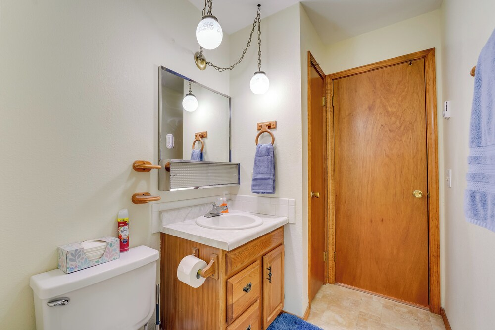 Downtown Delta Condo ~ 34 Mi to Black Canyon!