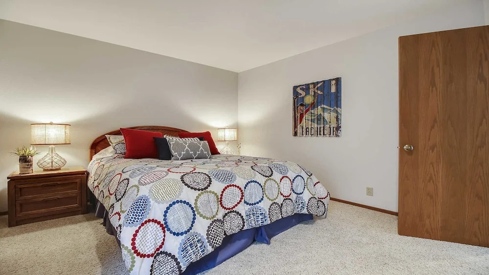 Skyline Condo 10