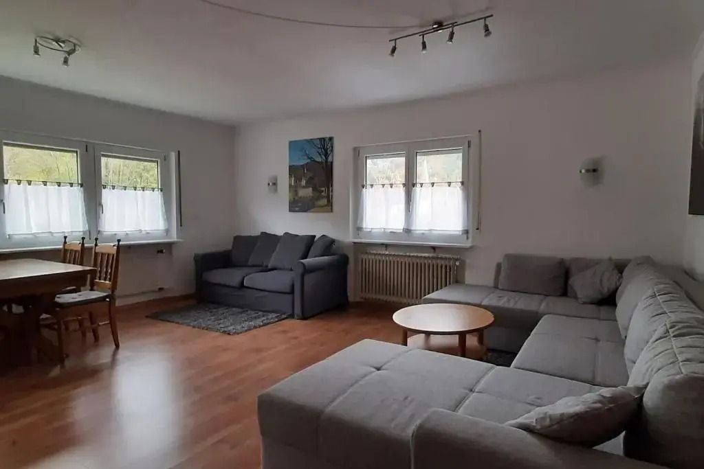 Steepleview House, Schwarzwaldblick Apartment - spacious & peaceful