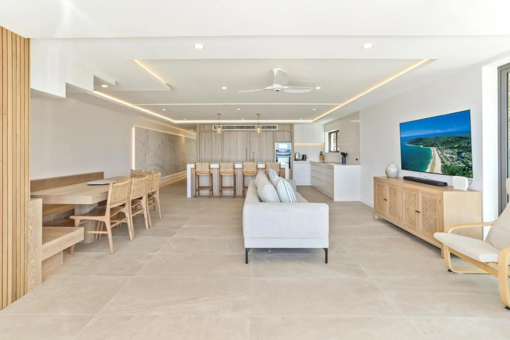 La Mer Apartment #10
