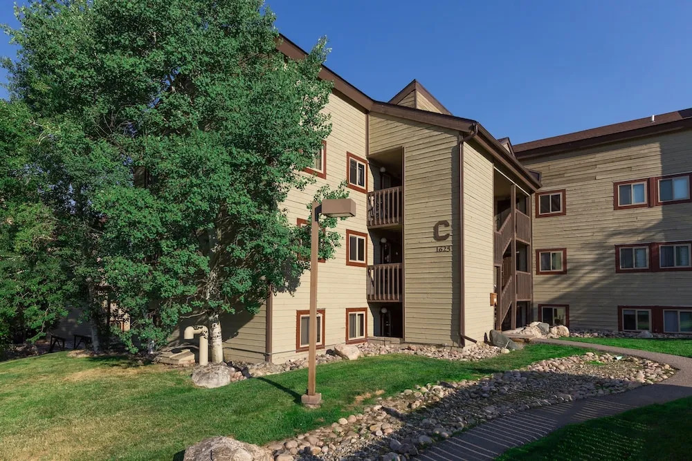 Shadow Run C303 2 Bedroom Condo by RedAwning
