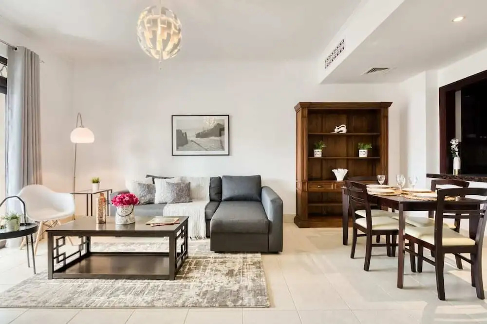 Retreat to Elegant Apartment in Old Town